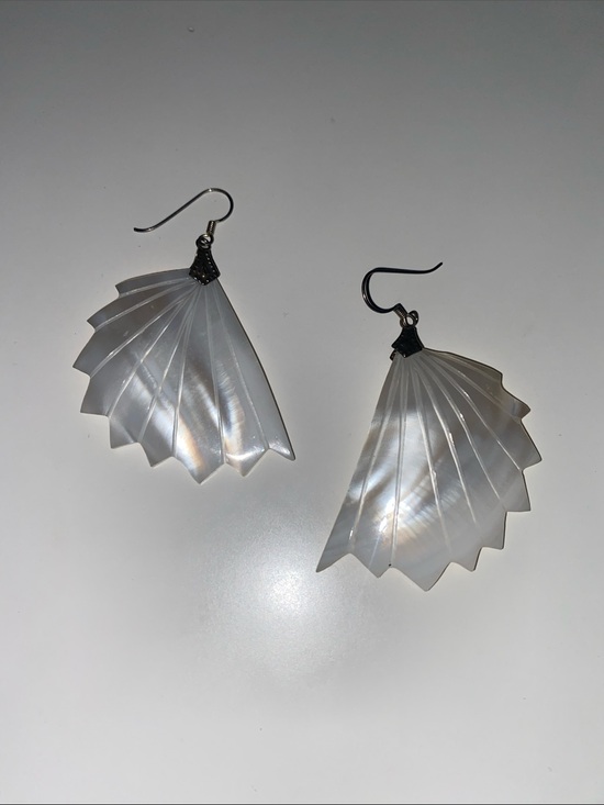 Anthropologie Jewelry - Pearlescent White Shell Fan Drop Earrings